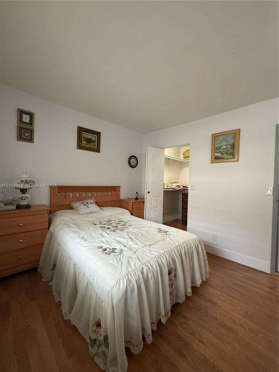 Somerset No 3 | Unit #200 Unit #200 | Picture 4
