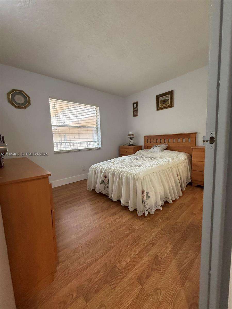 Somerset No 3 | Unit #200 Unit #200 | Picture 7