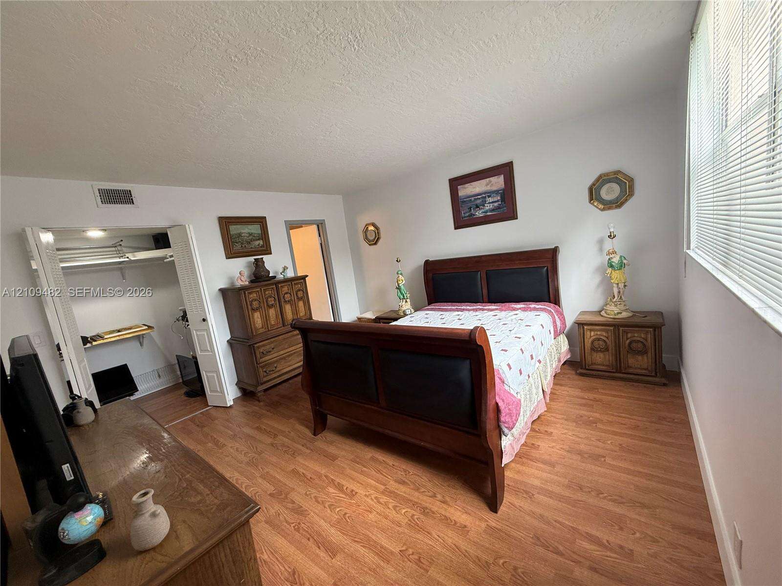 Somerset No 3 | Unit #200 Unit #200 | Picture 8