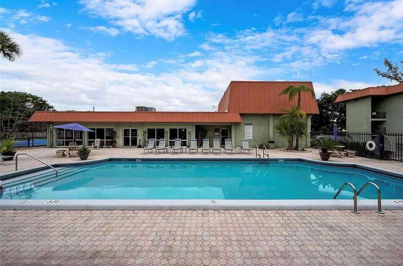 The Racquet Club Of Fort Lauderdale | Unit #B10 Unit #B10 | Picture 2