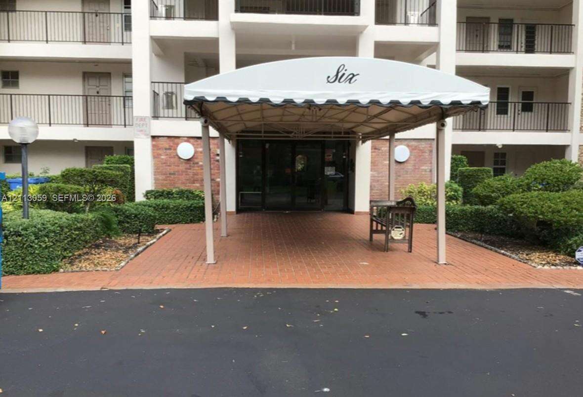 No 6 Palm Aire Country Club Apts | Unit #102 Unit #102 | Picture 2
