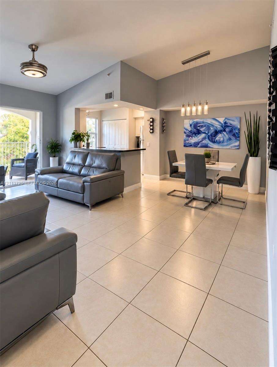 La Via | Unit #9-209 Unit #9-209 | Picture 5