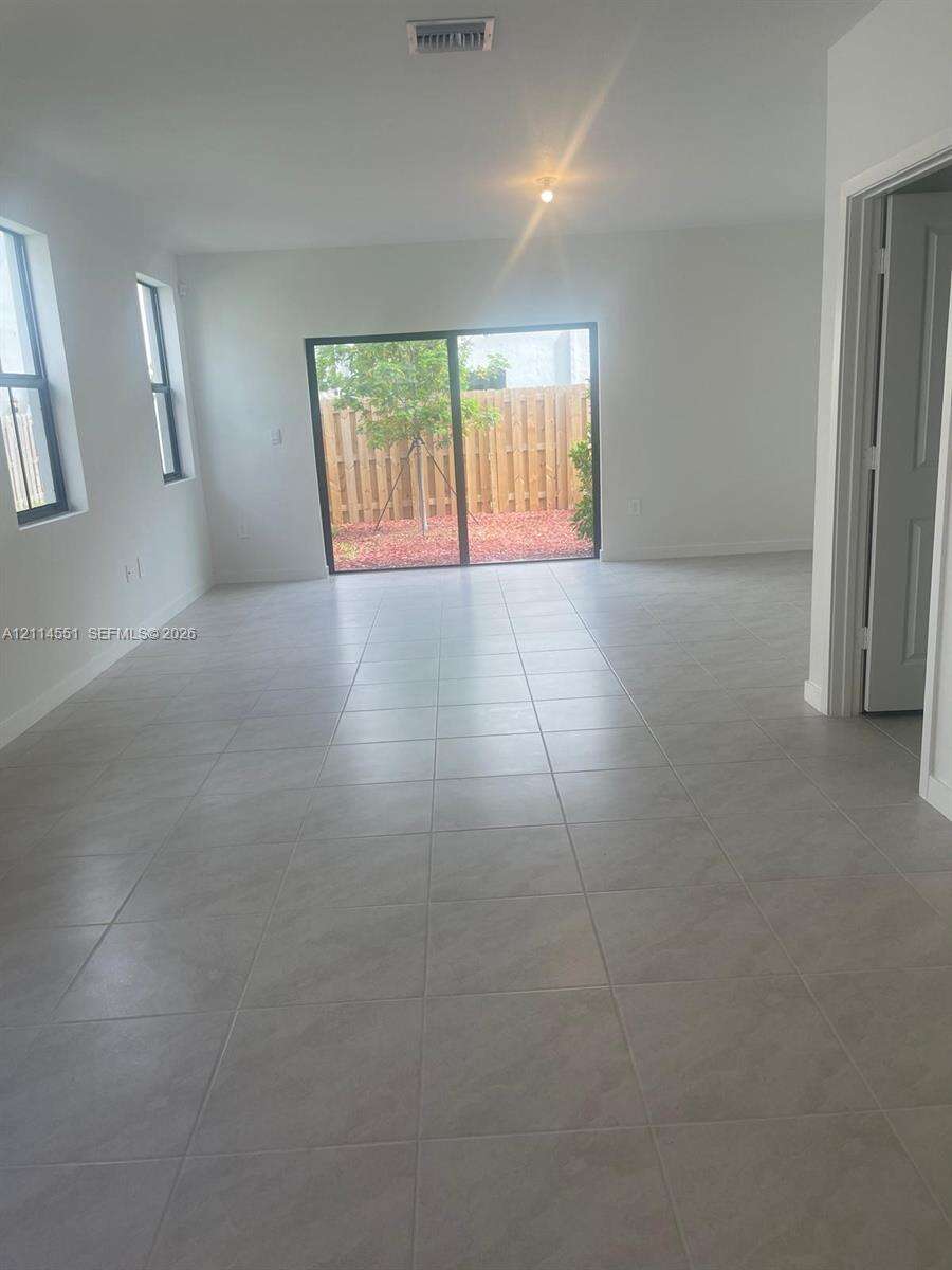 Palm Cay | N/A N/A | Picture 14