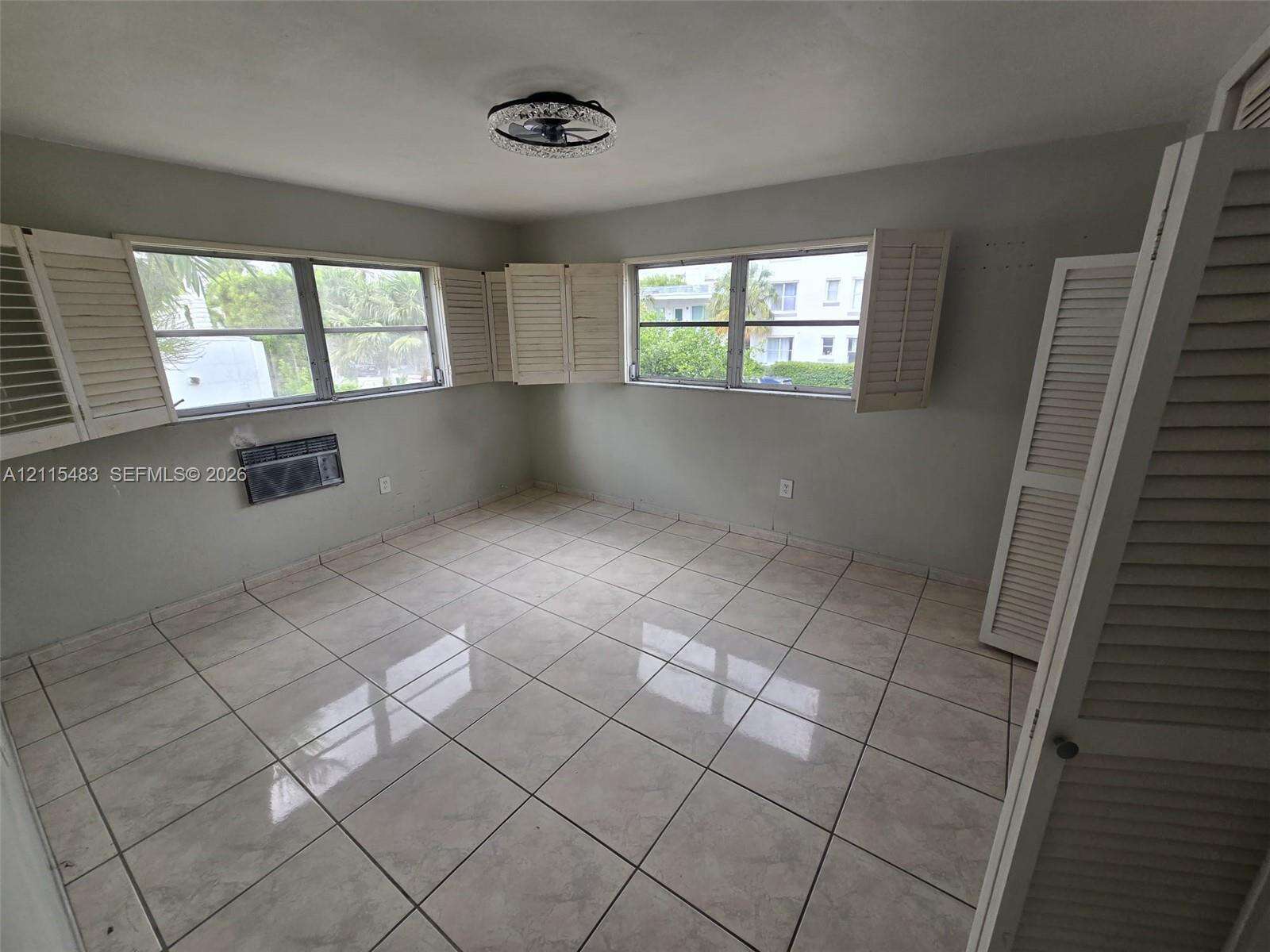 Jefferson Park | Unit #208 Unit #208 | Picture 3