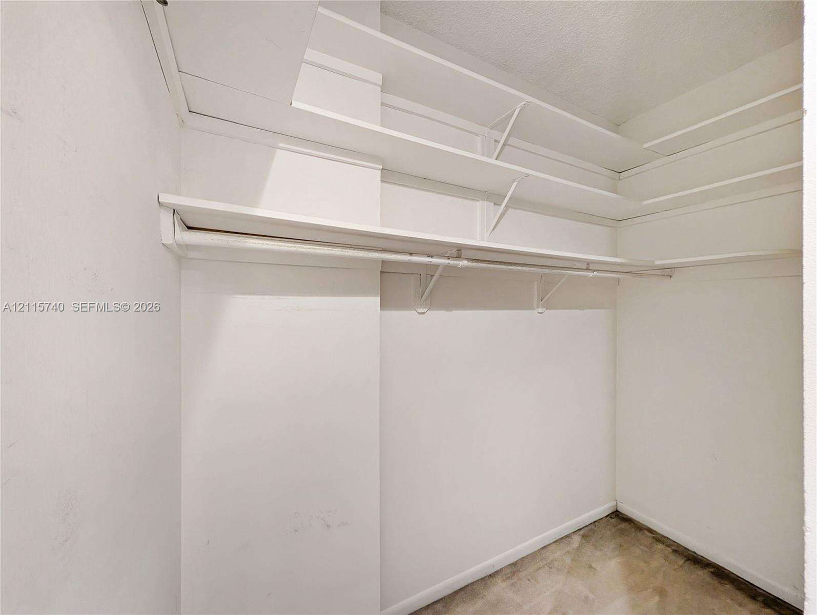 Hillcrest East No 23 | Unit #1019 Unit #1019 | Picture 36