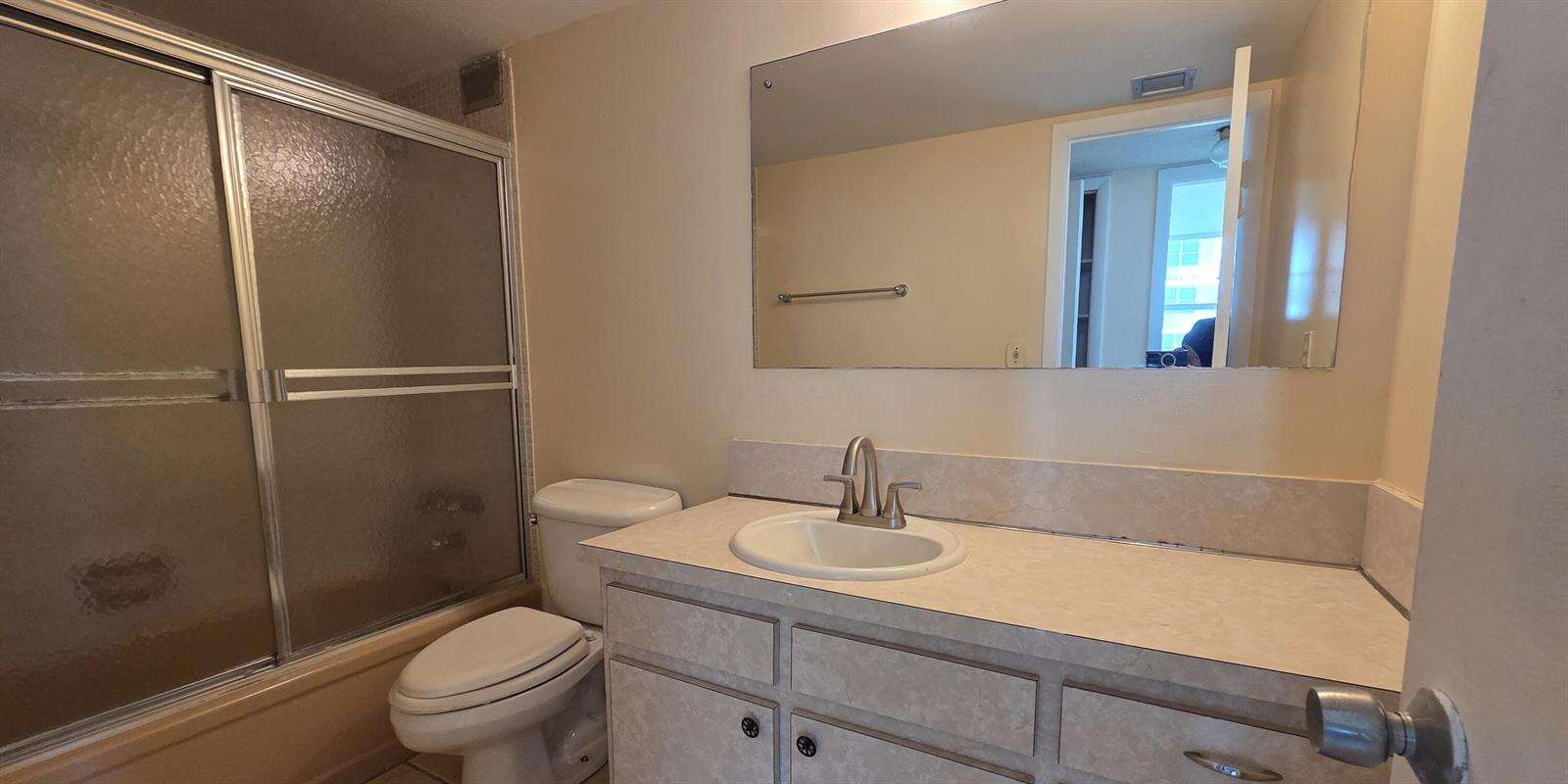 Trafalgar Towers Condominium | Unit #804 Unit #804 | Picture 12