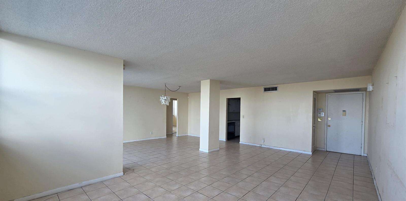 Trafalgar Towers Condominium | Unit #804 Unit #804 | Picture 4