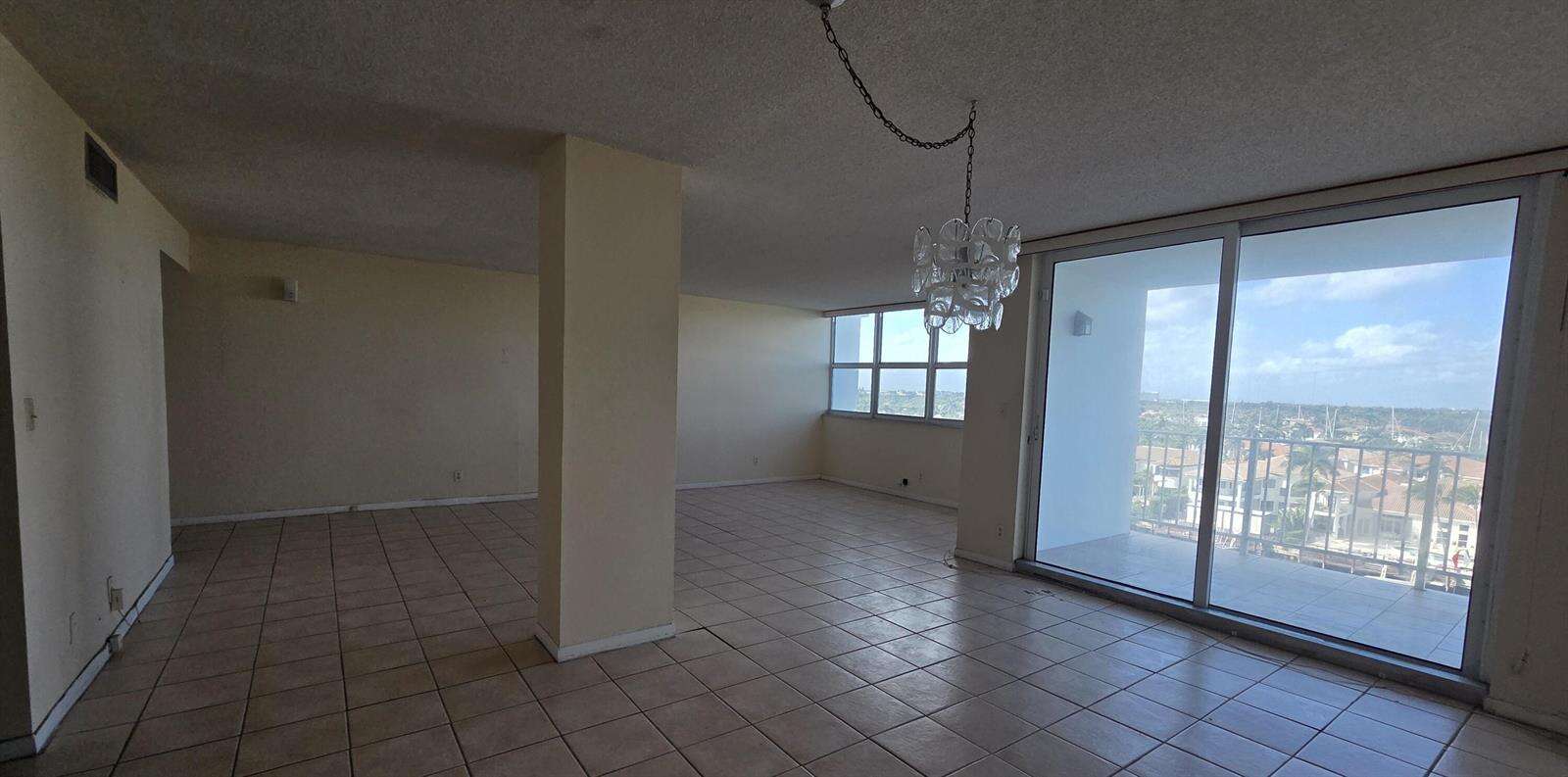 Trafalgar Towers Condominium | Unit #804 Unit #804 | Picture 5