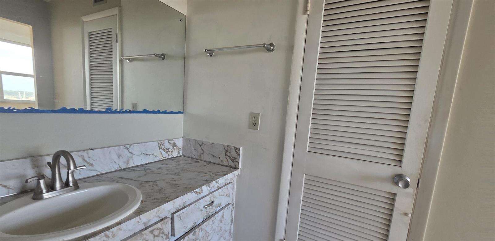 Trafalgar Towers Condominium | Unit #804 Unit #804 | Picture 10