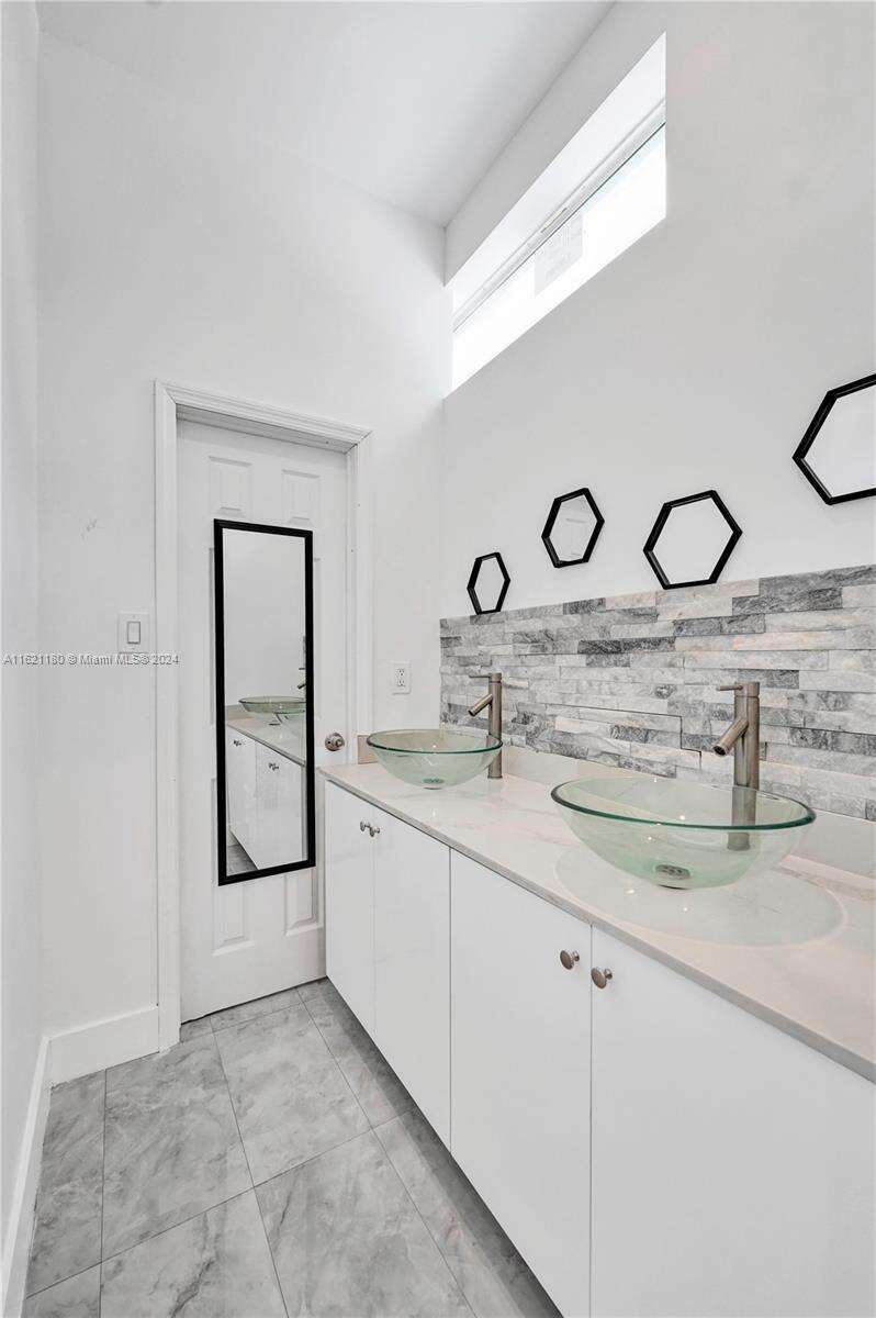 Miami | 418 47th St N/A | Picture 21