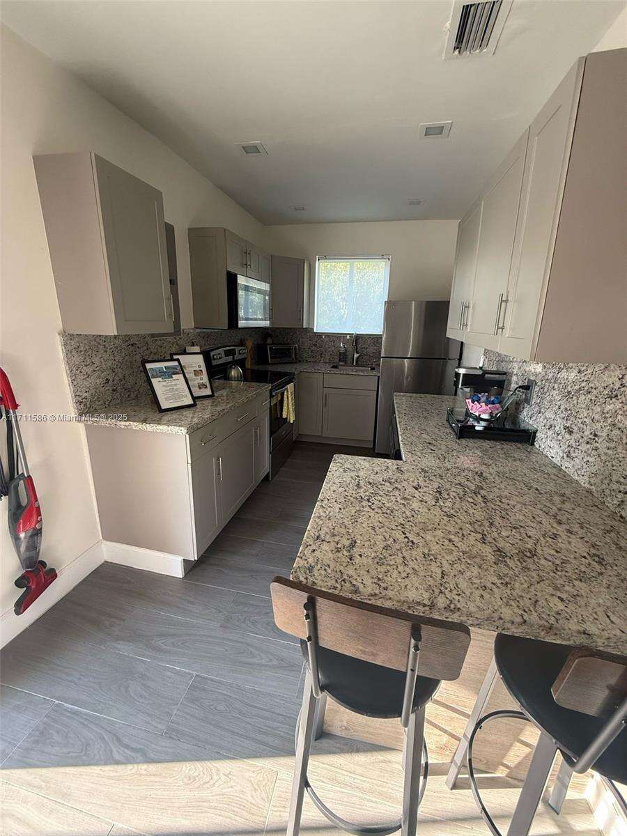 Miami | 241 34th Ter N/A | Picture 7