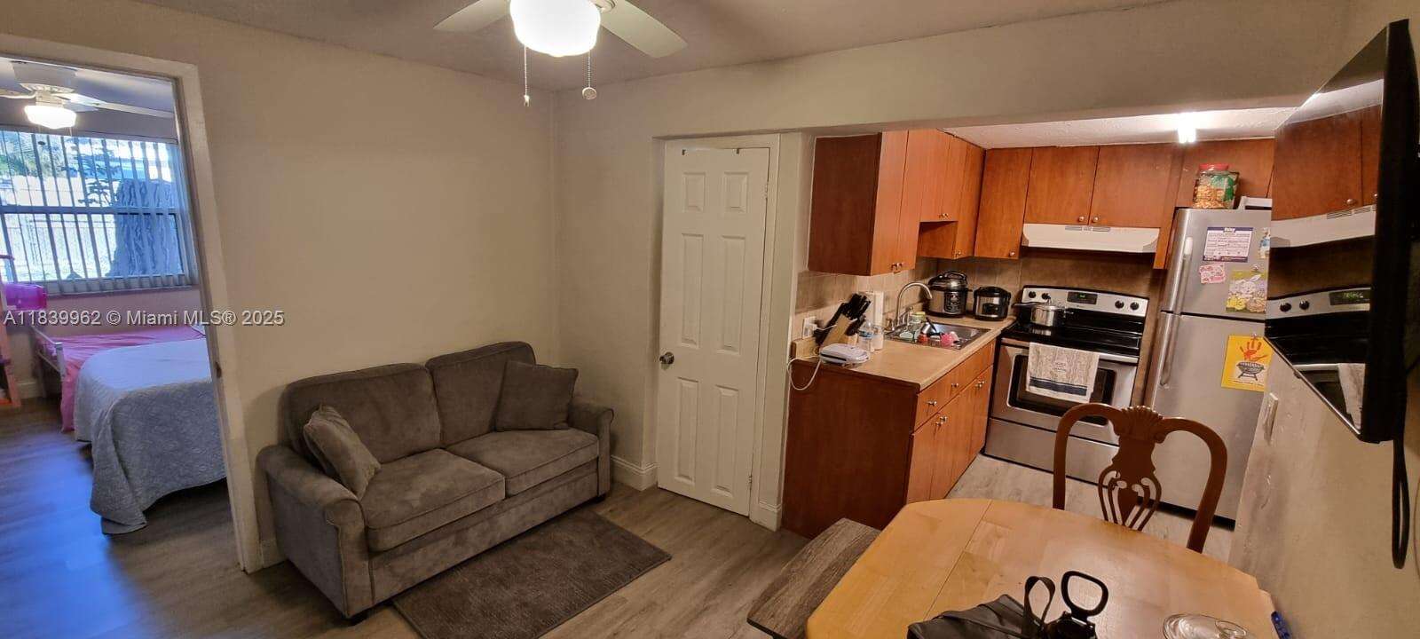 Miami | 7230 3rd St N/A | Picture 3