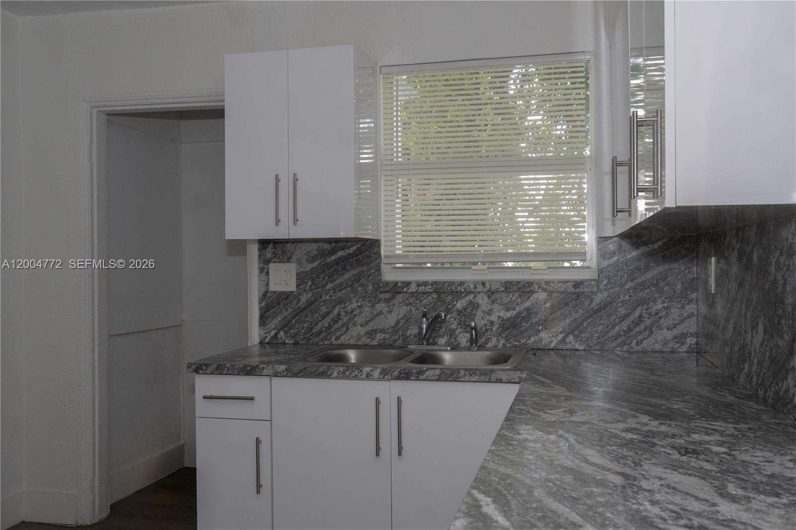 Miami | 3376 49th St N/A | Picture 12