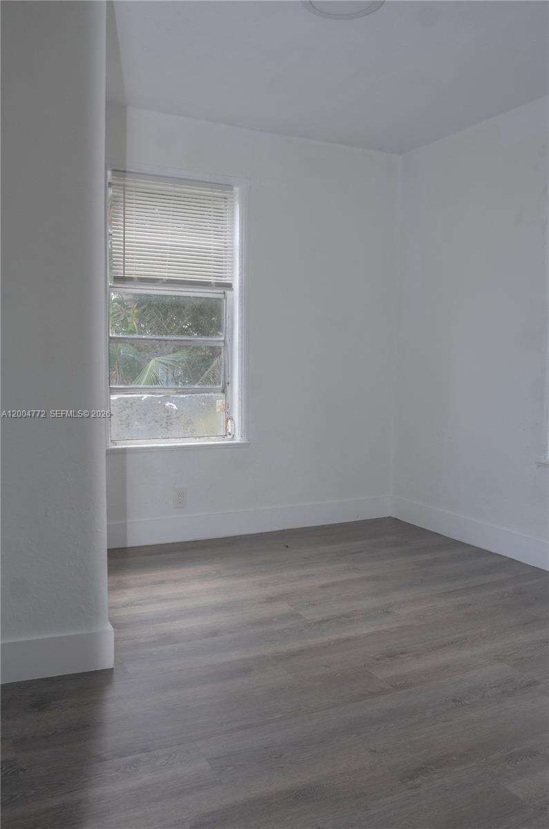 Miami | 3376 49th St N/A | Picture 15
