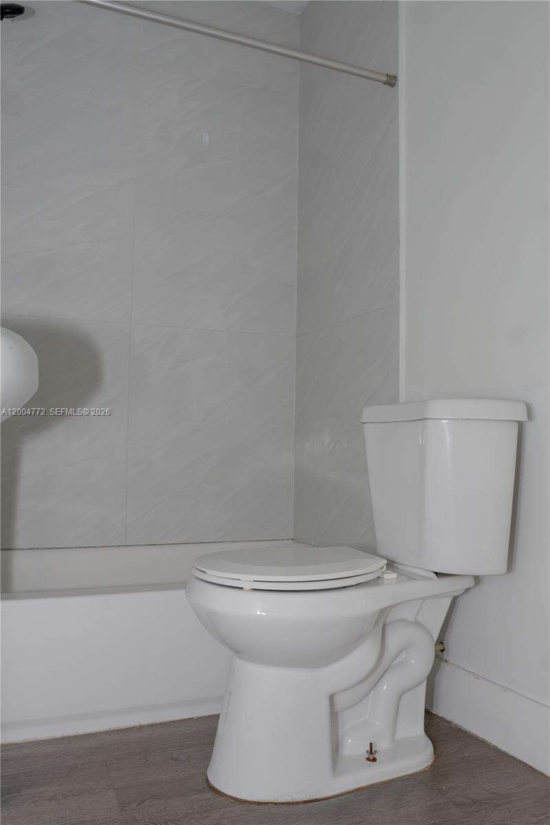 Miami | 3376 49th St N/A | Picture 18