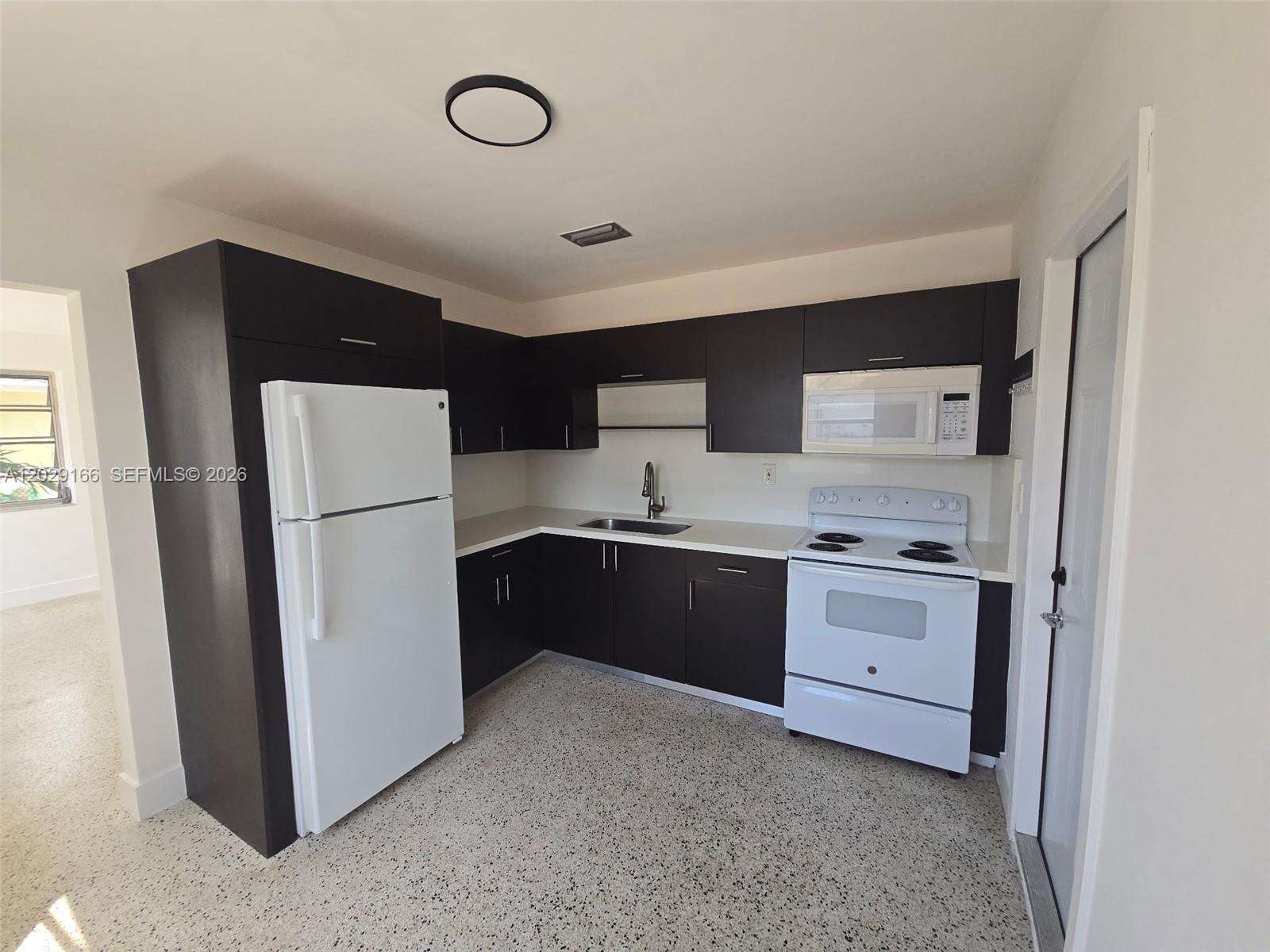 Miami | 3435 4th St N/A | Picture 2