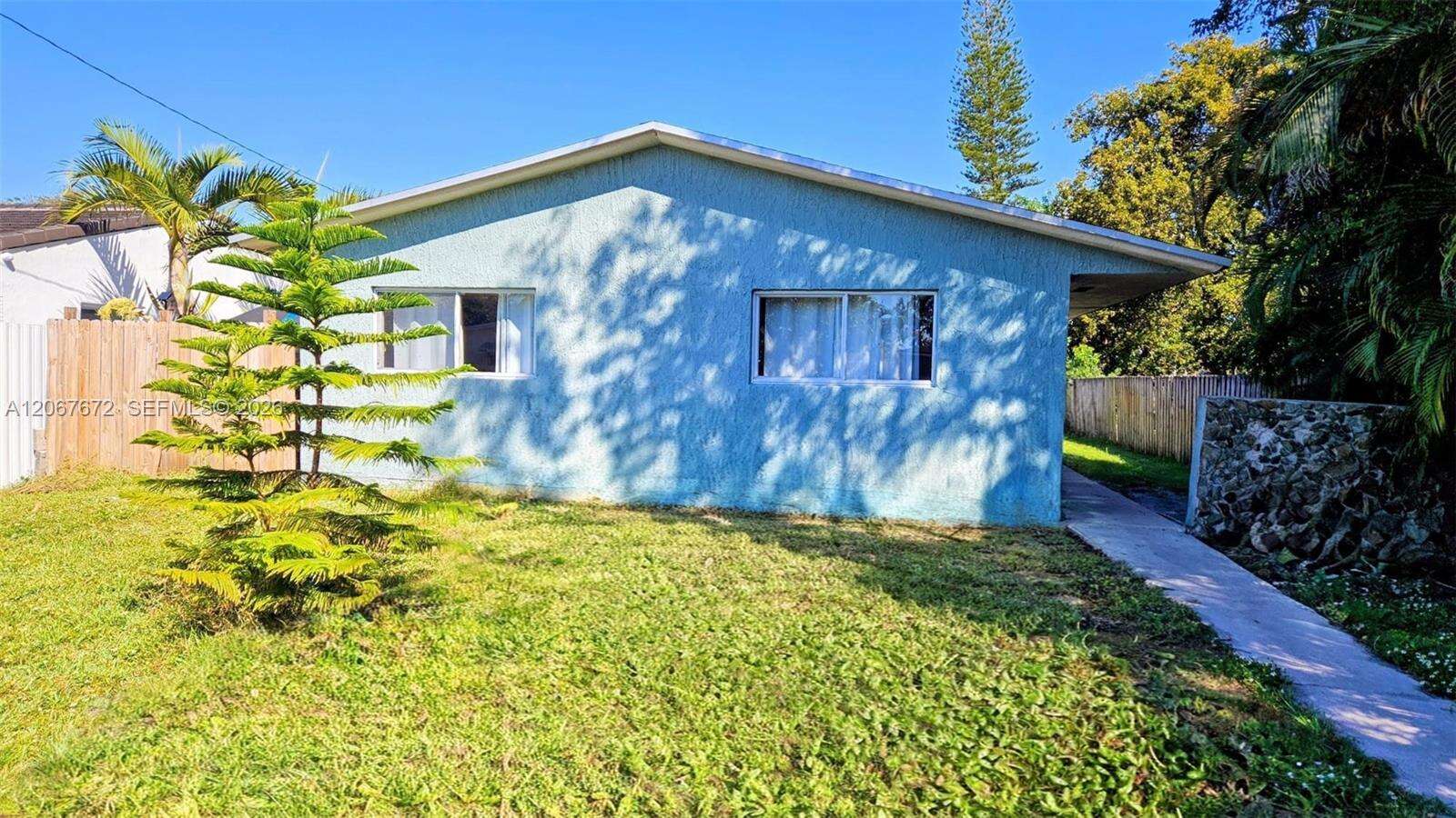 Hollywood | 2411 Thomas St N/A | Picture 1
