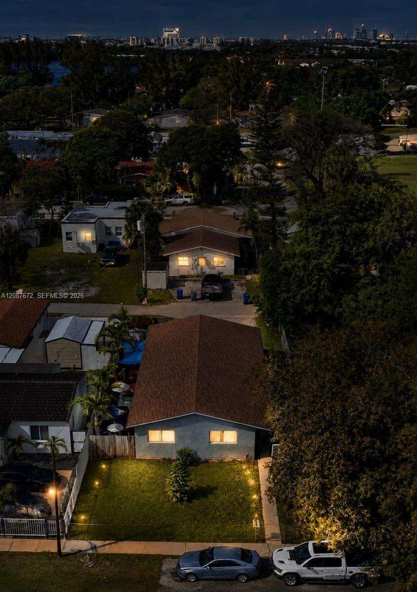 Hollywood | 2411 Thomas St N/A | Picture 14