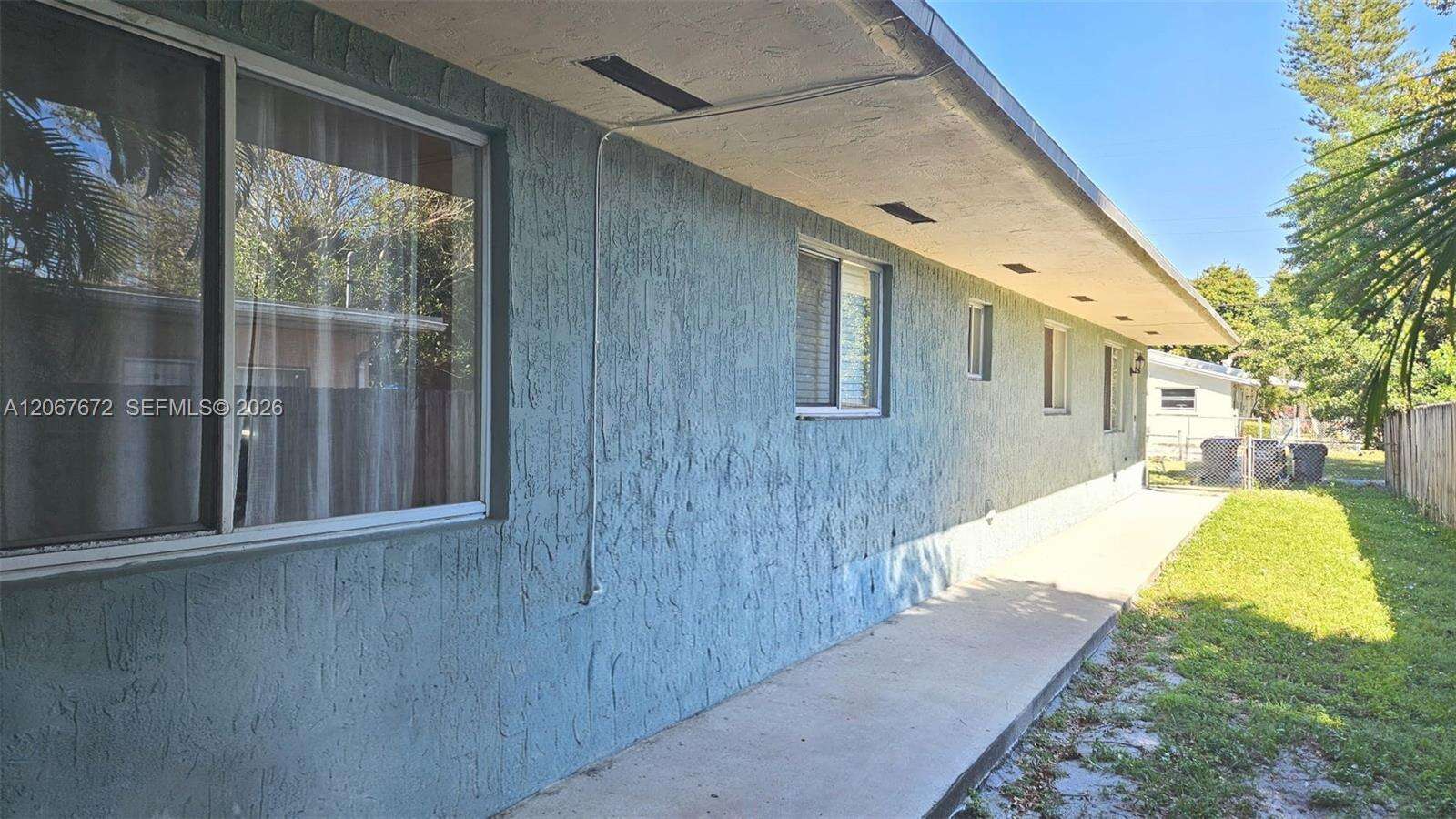 Hollywood | 2411 Thomas St N/A | Picture 4