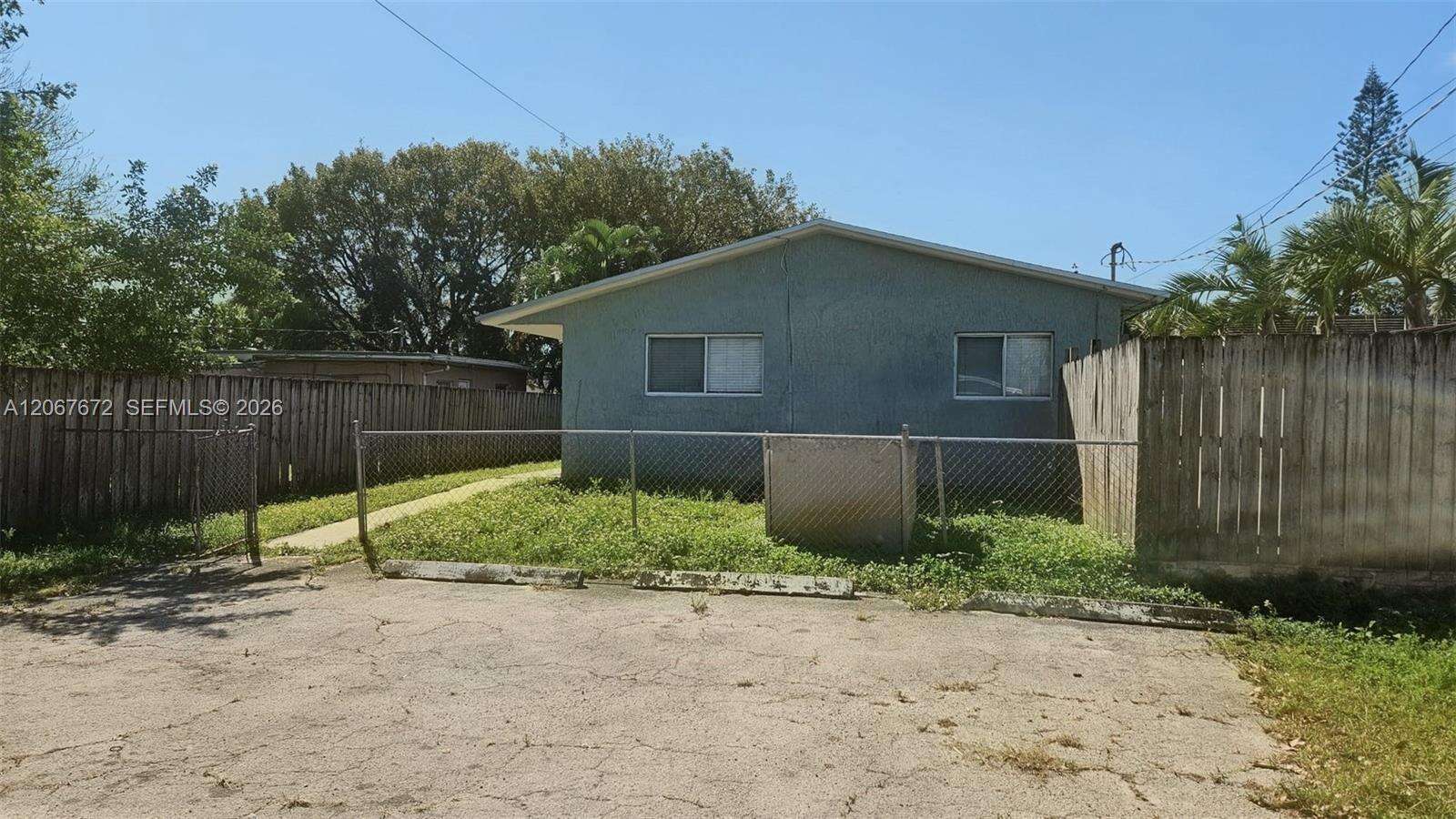 Hollywood | 2411 Thomas St N/A | Picture 6