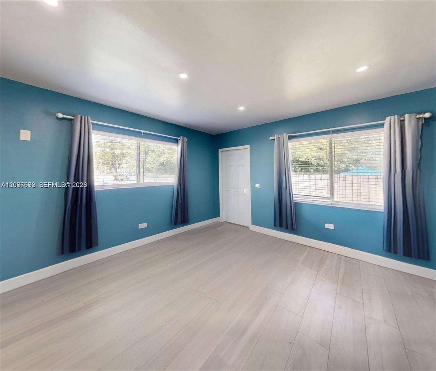Hollywood | 2411 Thomas St N/A | Picture 8