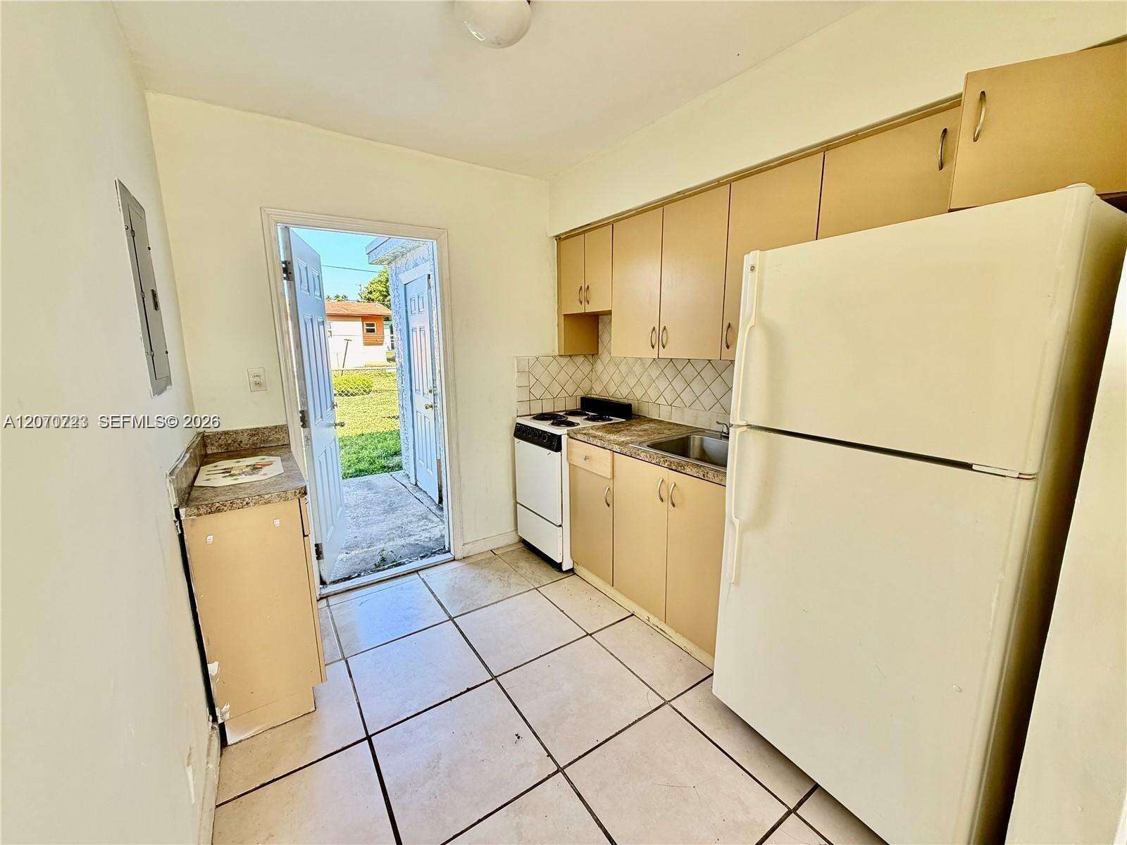 Hallandale Beach | 1041 7th Ct N/A | Picture 13