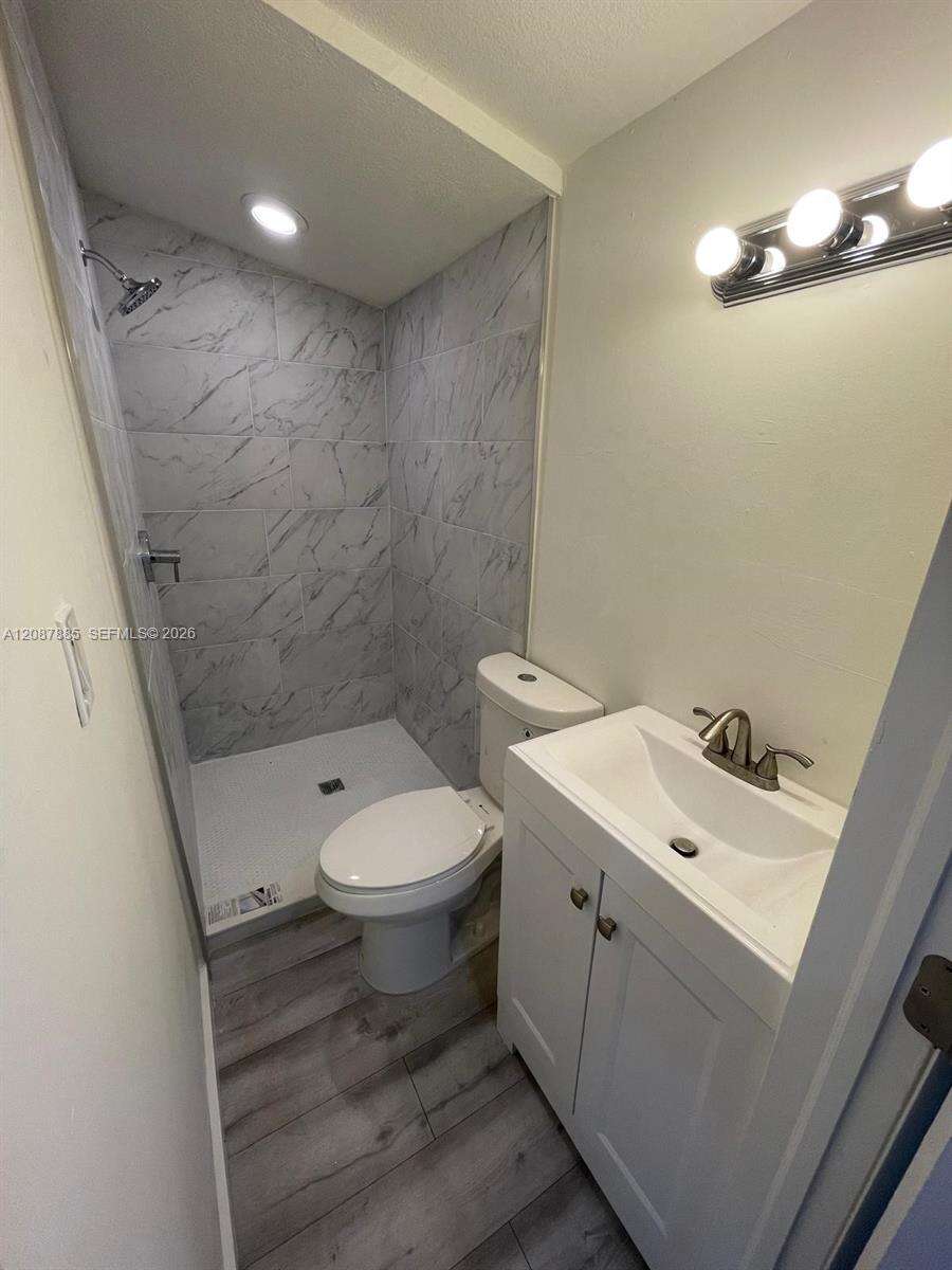 Miami | 2484 10th St N/A | Picture 1