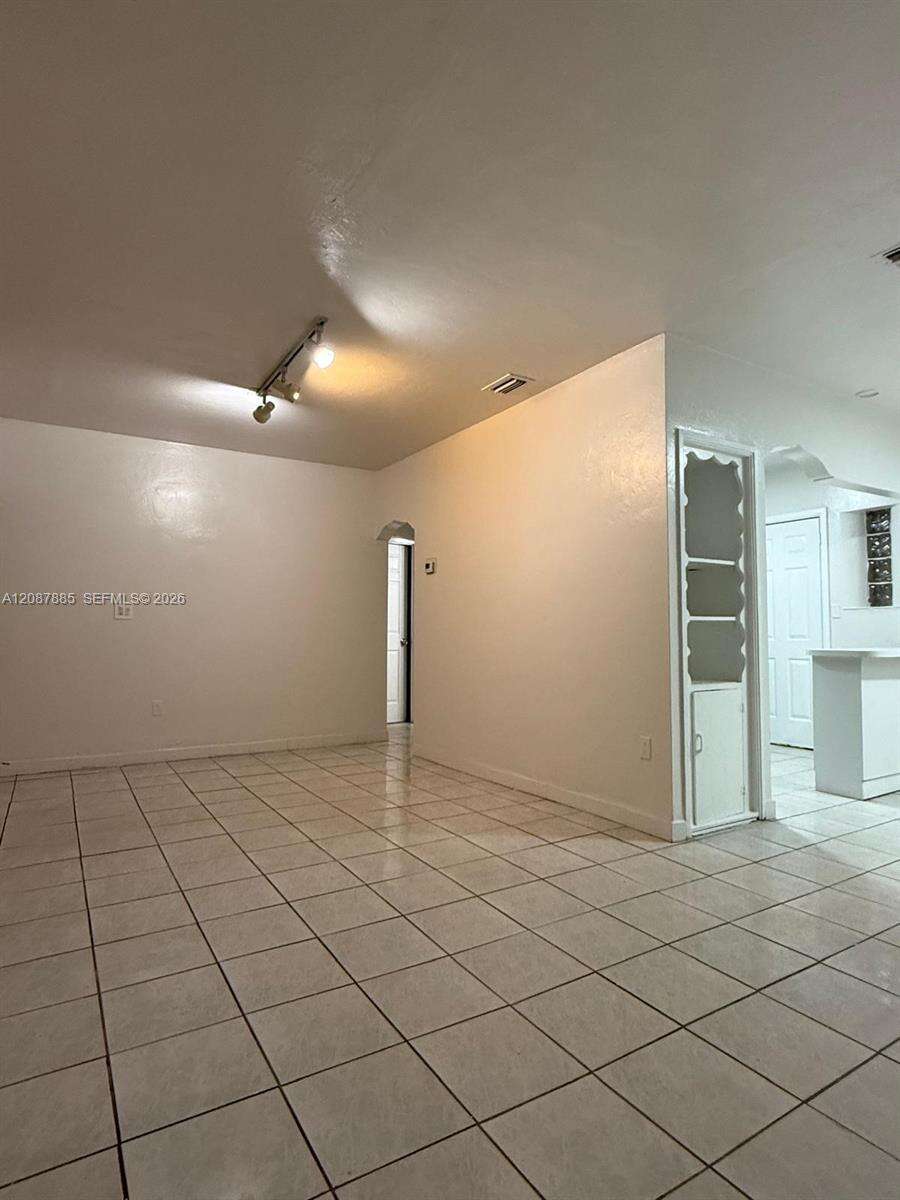 Miami | 2484 10th St N/A | Picture 11