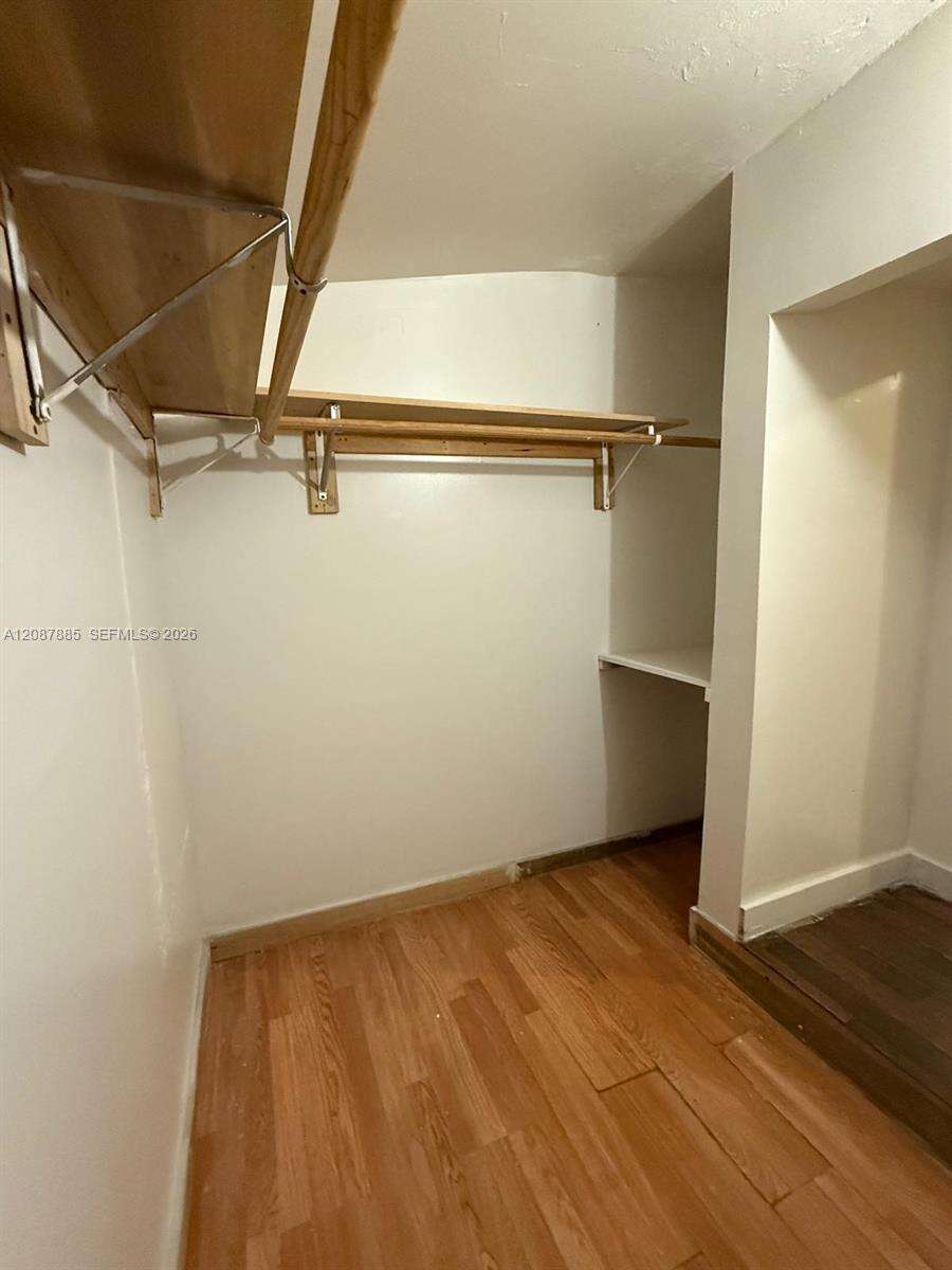 Miami | 2484 10th St N/A | Picture 13
