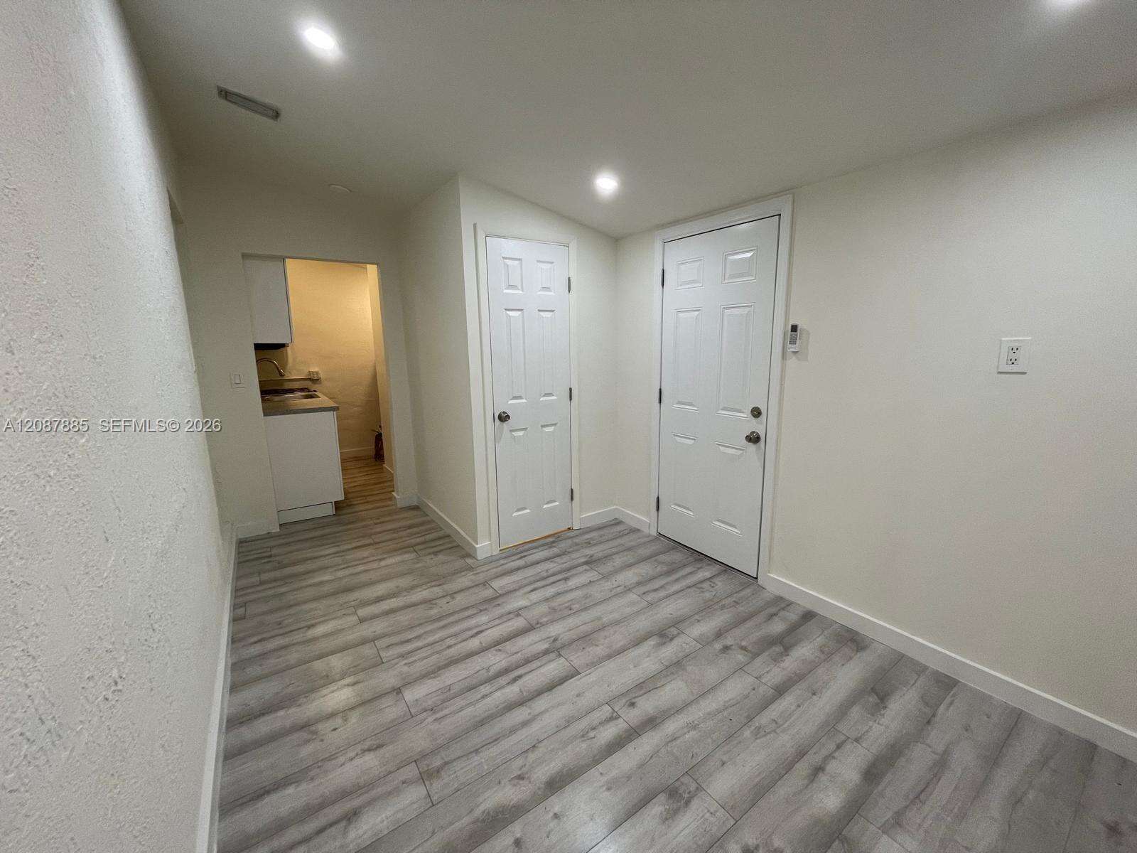 Miami | 2484 10th St N/A | Picture 3