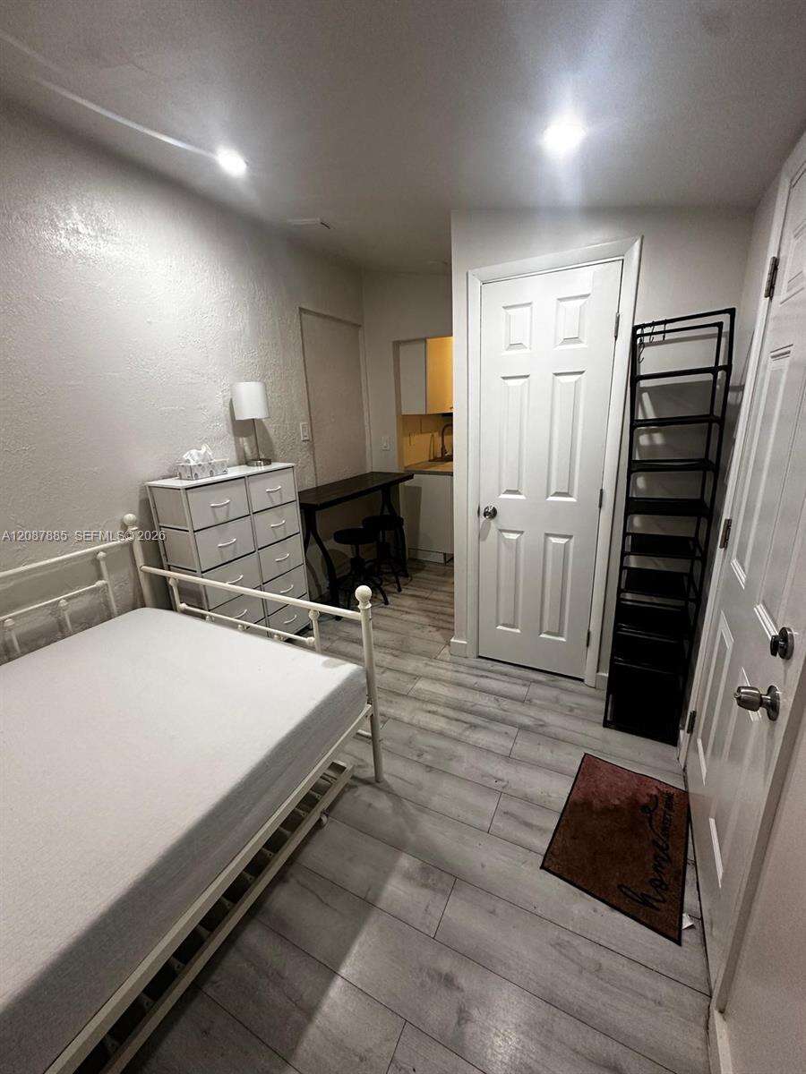 Miami | 2484 10th St N/A | Picture 5