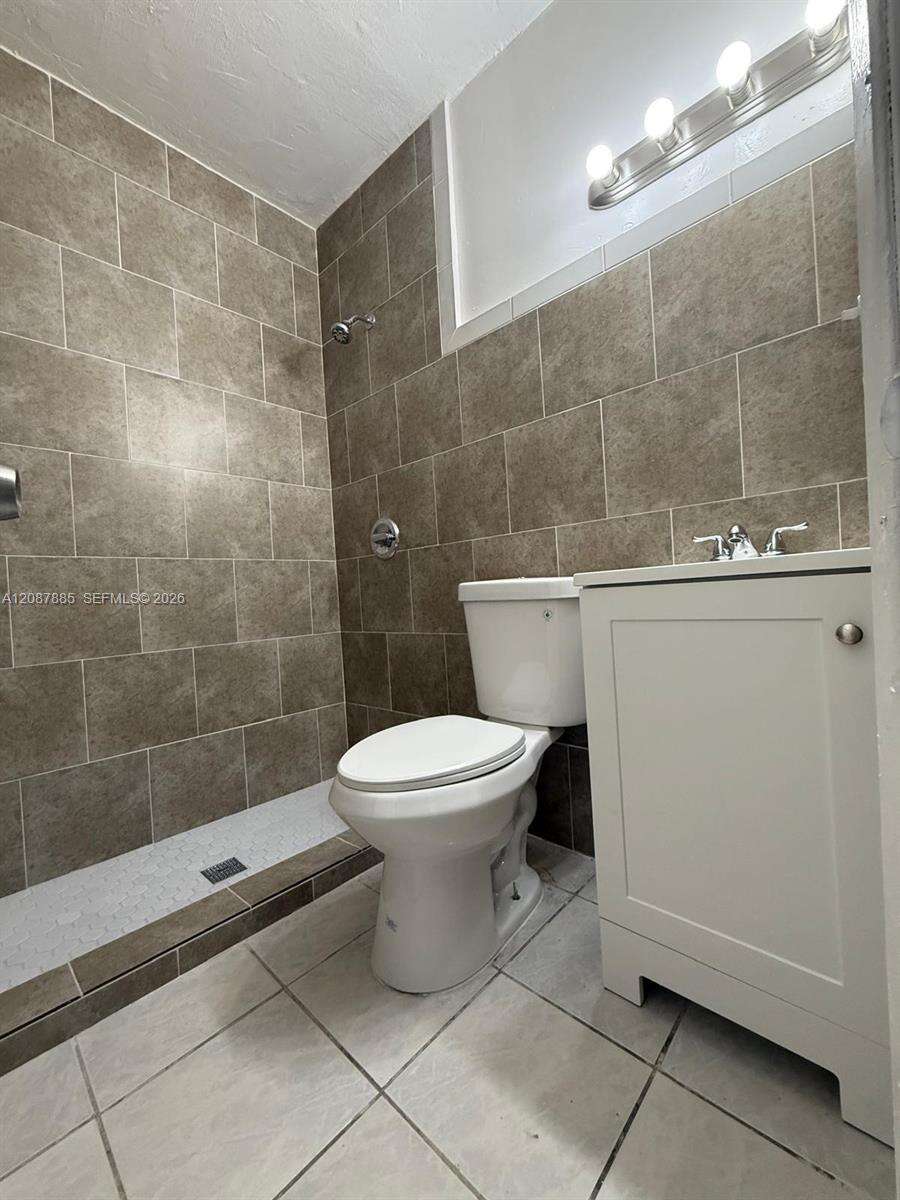 Miami | 2484 10th St N/A | Picture 6
