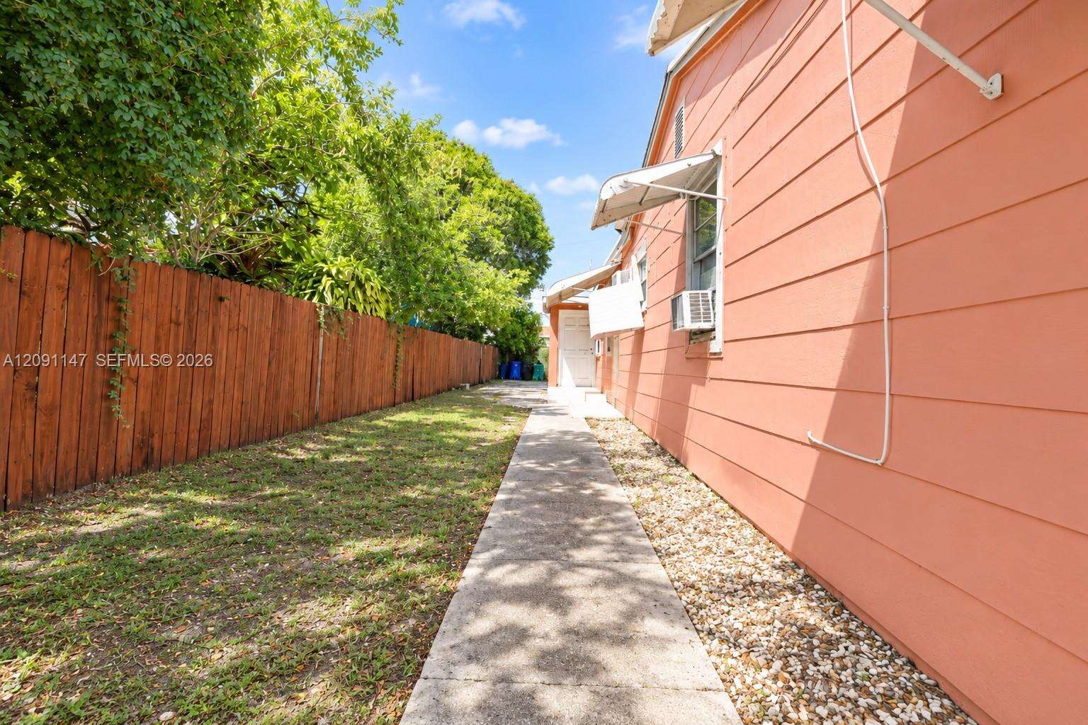 Miami | 526 44th Ave N/A | Picture 36
