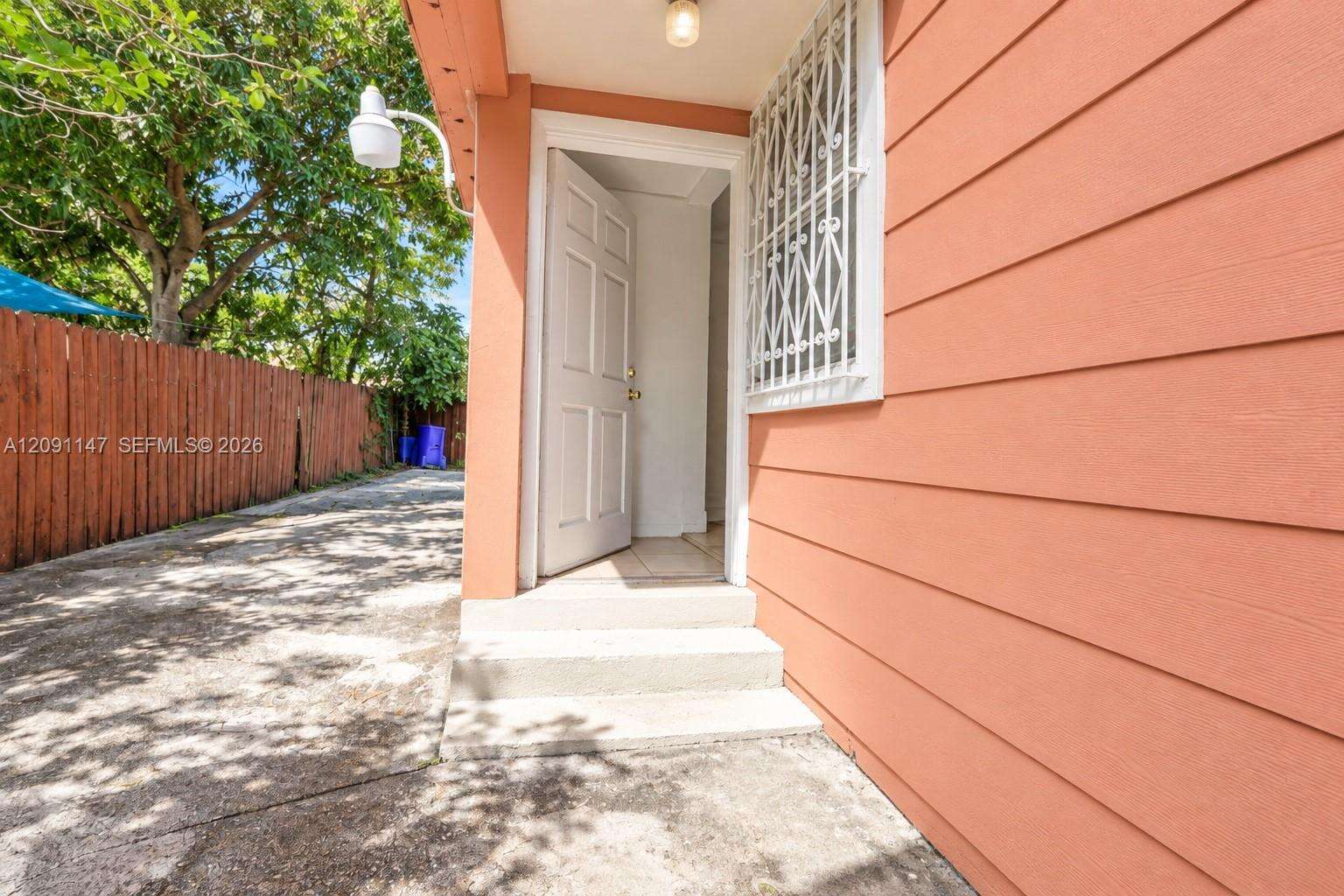 Miami | 526 44th Ave N/A | Picture 38
