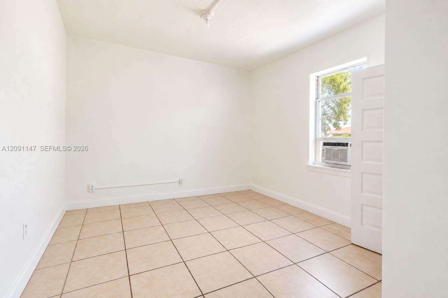 Miami | 526 44th Ave N/A | Picture 10