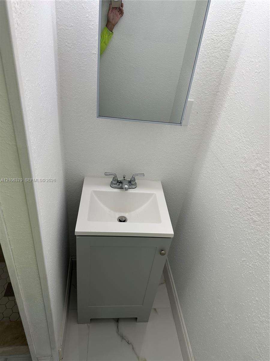 Miami | 2625 55th St N/A | Picture 12