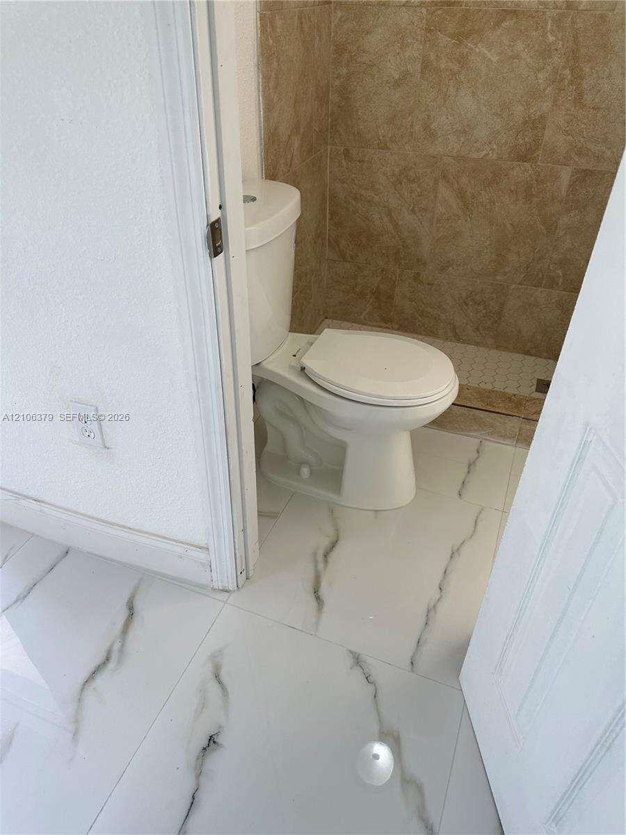 Miami | 2625 55th St N/A | Picture 13