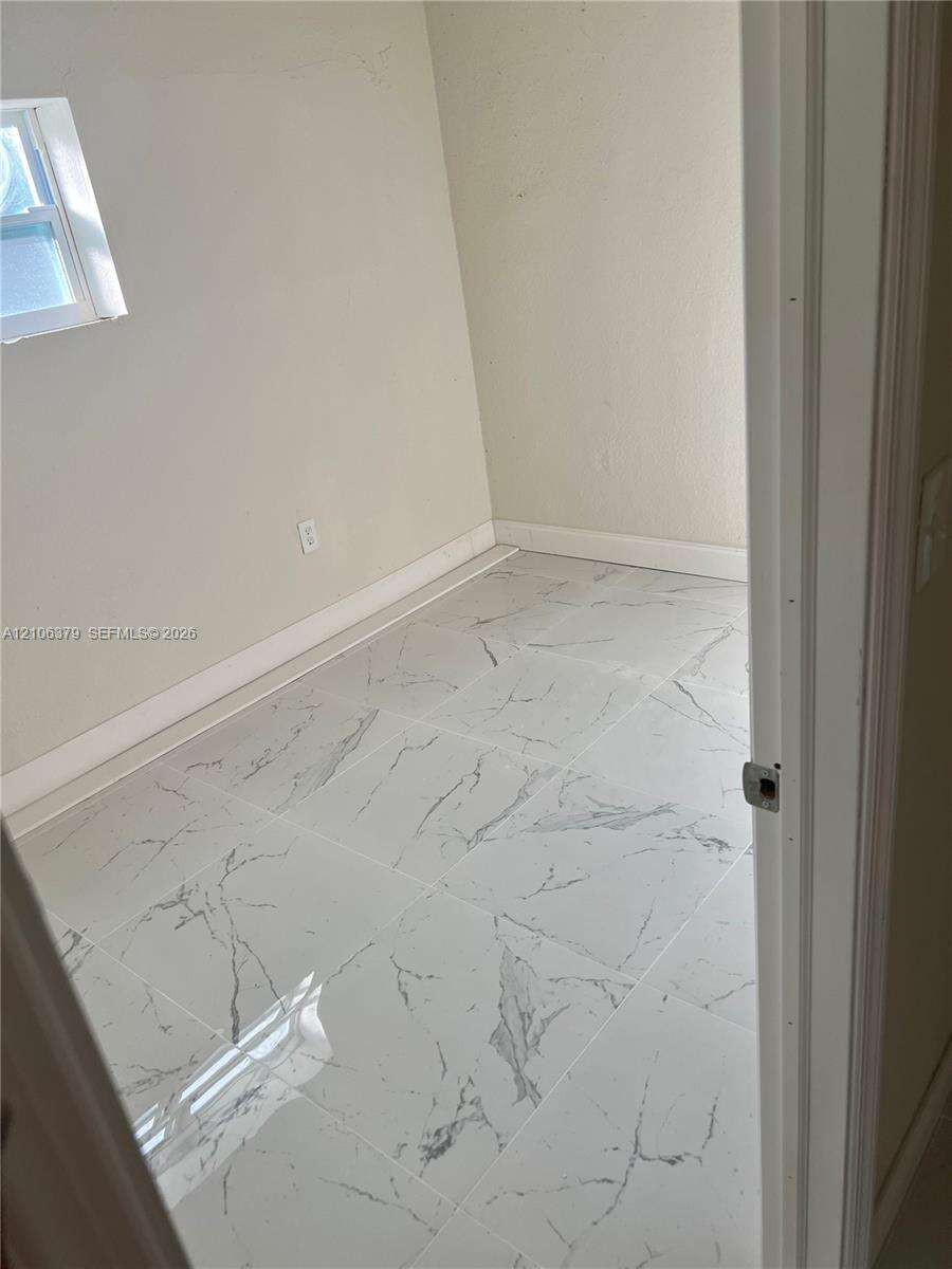 Miami | 2625 55th St N/A | Picture 15